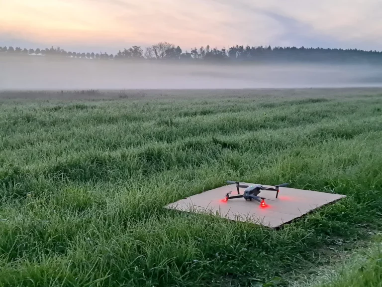 Kitzrettung 2025 Zwischenbilanz- Drohne bei der Arbeit